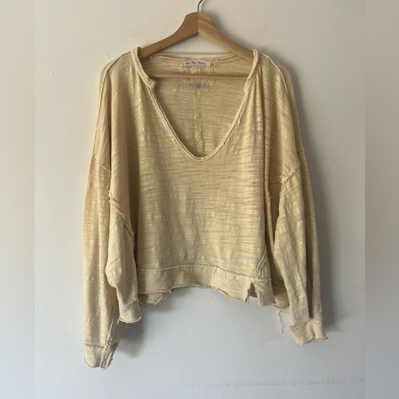 Free People We the Free Vega Cotton Long Sleeve Top Oversized Raw Hem Size Small - Picture 2 of 11